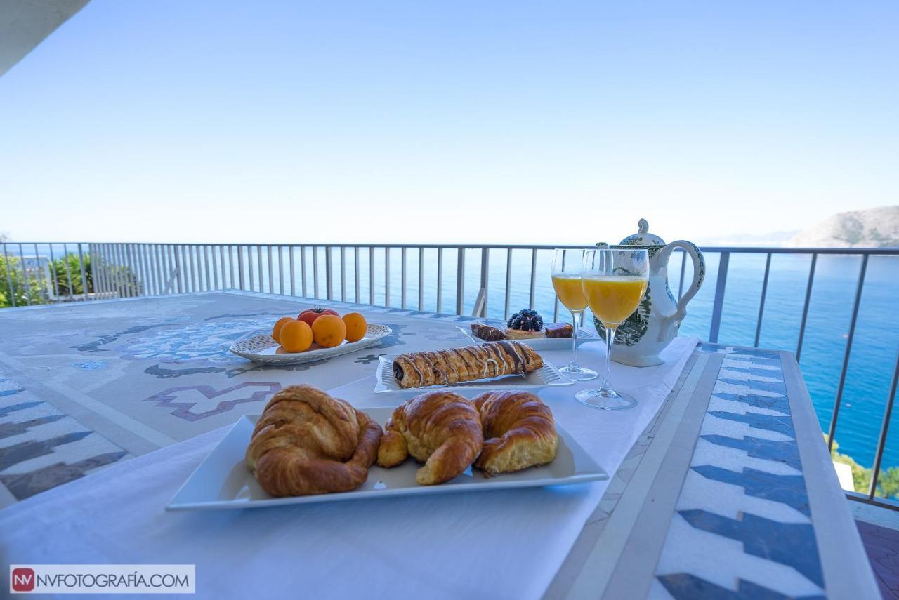 Villa Sobre El Mar Alboran Ла Херадура Екстериор снимка